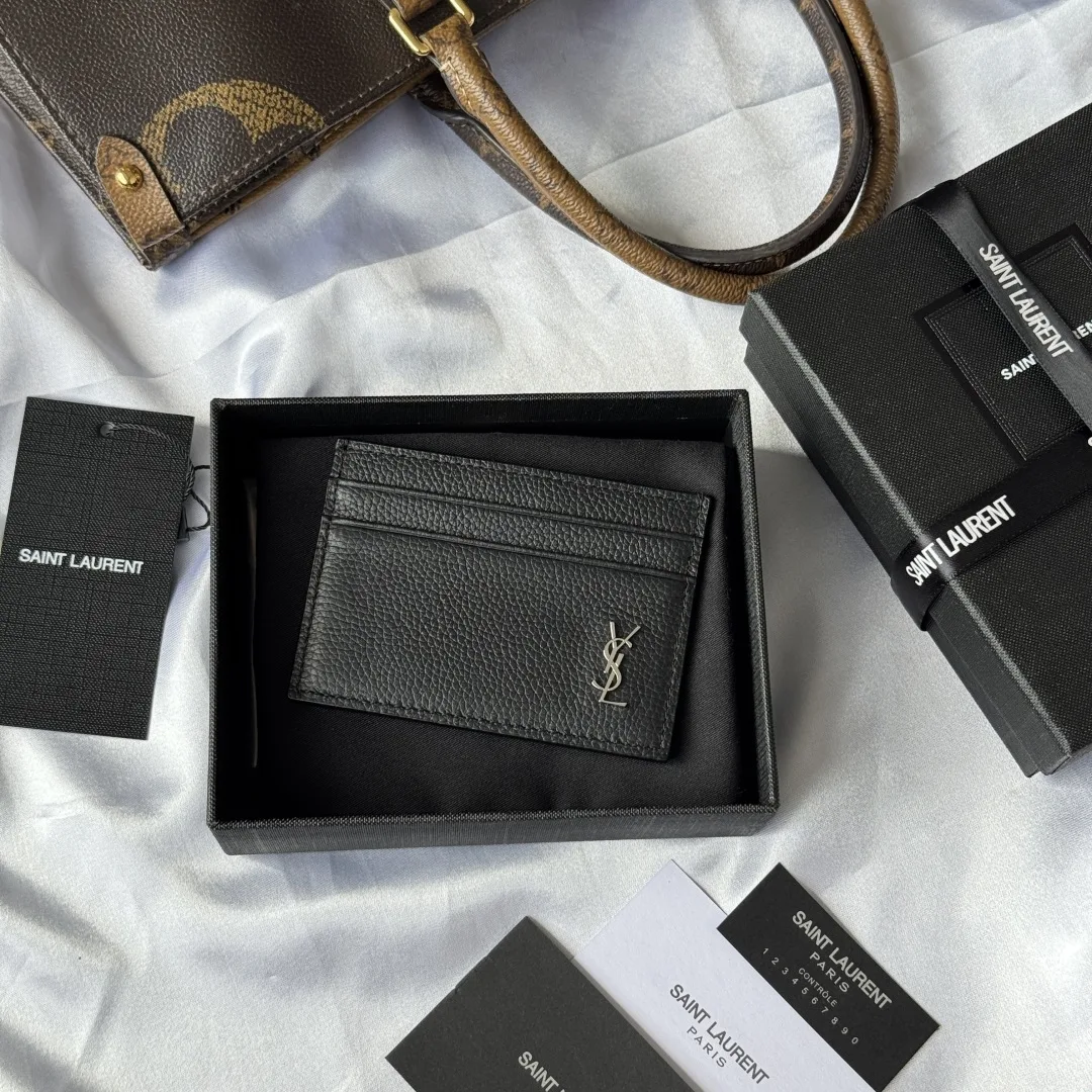 Saint Laurent YSL TINY CASSANDRE card case in matte leather - Black