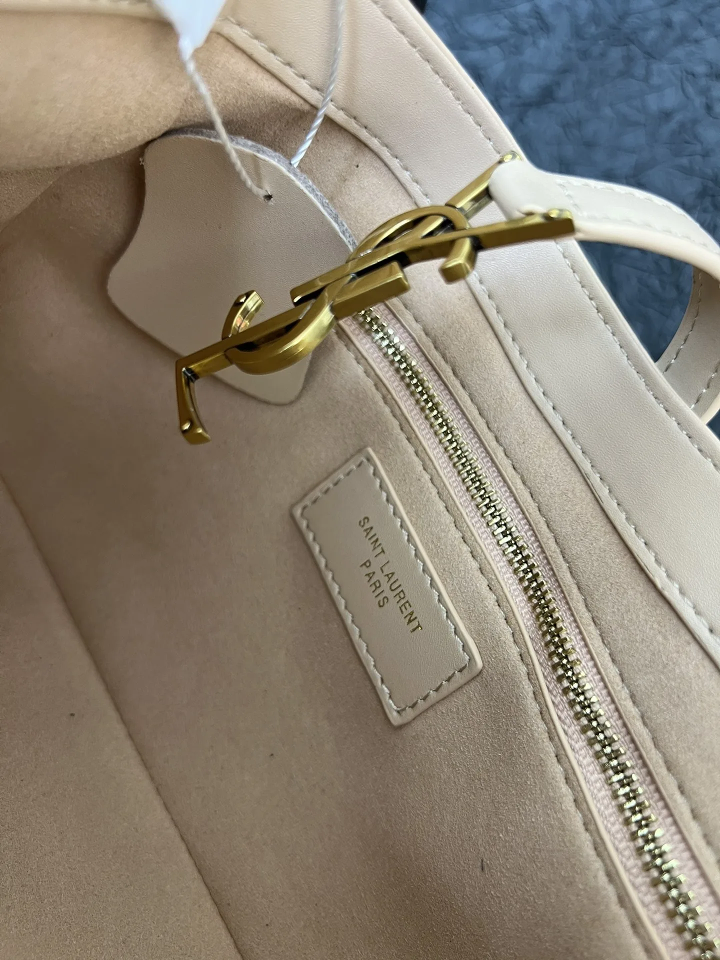 Saint Laurent YSL Le 5 à 7 hobo bag - Flesh Colored Bag
