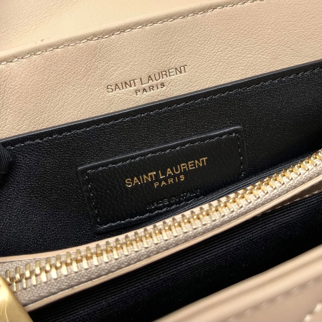 [TOP] SAINT LAURENT Loulou small quilted leather shoulder bag