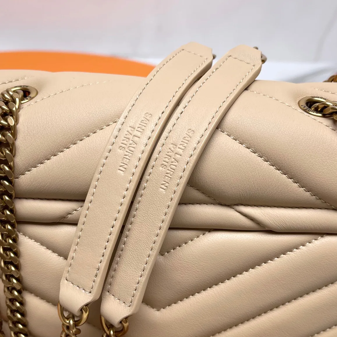 [TOP] SAINT LAURENT Loulou small quilted leather shoulder bag