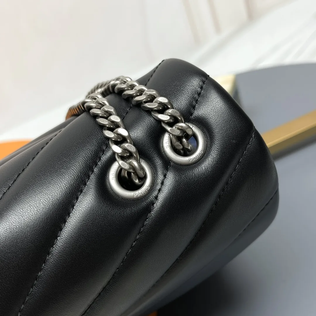 [TOP] SAINT LAURENT Loulou Small Quilted Leather Black Sliver Hardware Shoulder Bag