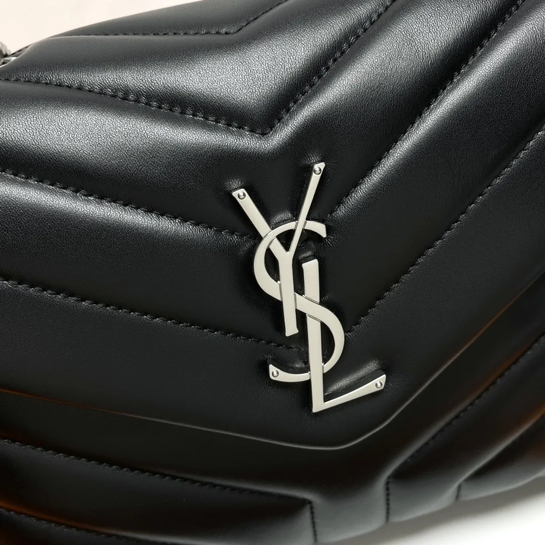 [TOP] SAINT LAURENT Loulou Small Quilted Leather Black Sliver Hardware Shoulder Bag