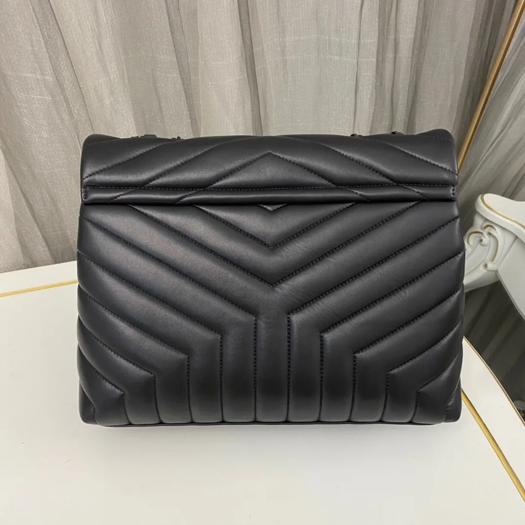 SAINT LAURENT Loulou Medium quilted leather shoulder bag black - Bag