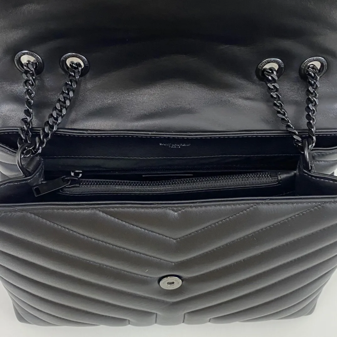 SAINT LAURENT Loulou Medium quilted leather shoulder bag black - Bag