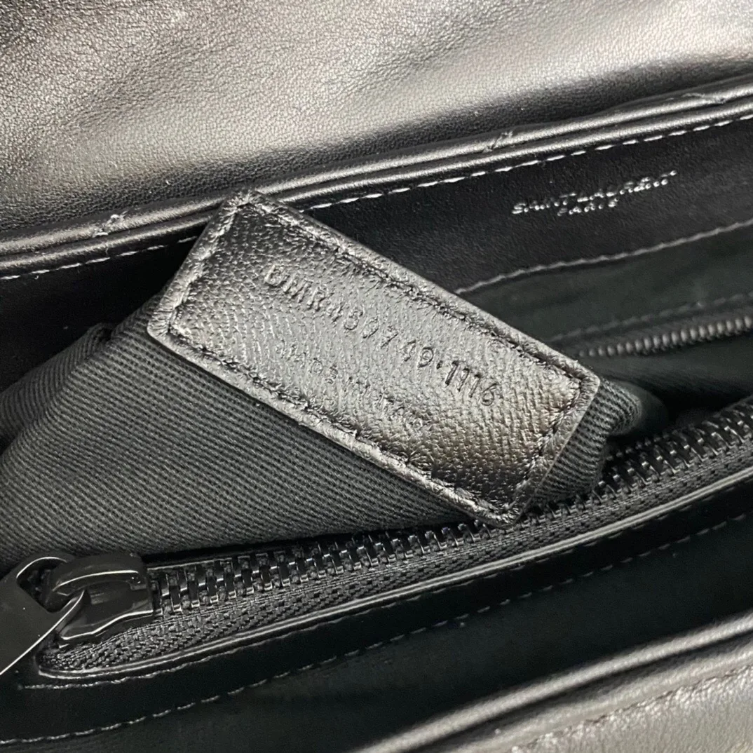 SAINT LAURENT Loulou Medium quilted leather shoulder bag black - Bag