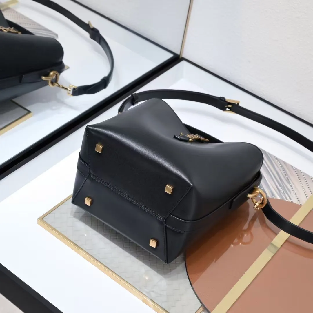 Saint Laurent Le 37 Small Bag in Shiny Leather