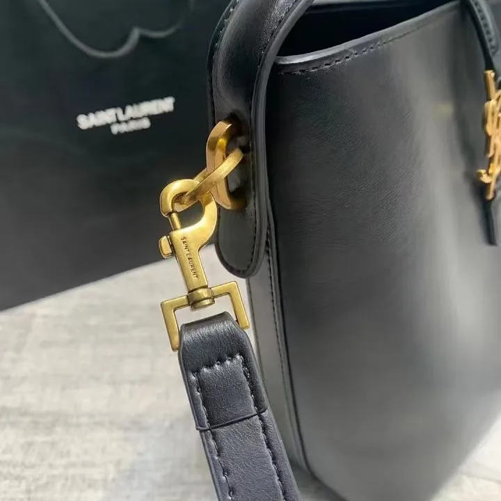 Saint Laurent Le 37 Large Bag in Shiny Leather