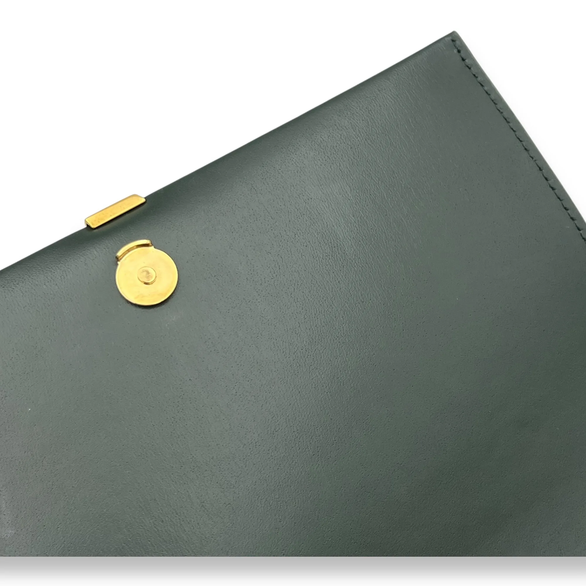 Logo Wallet On Chain Green in Calfskin, Gold hardware