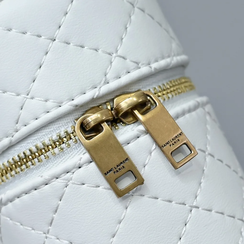 SAINT LAURENT YSL GABY vanity Medium bag in lambskin - BLANC VINTAGE