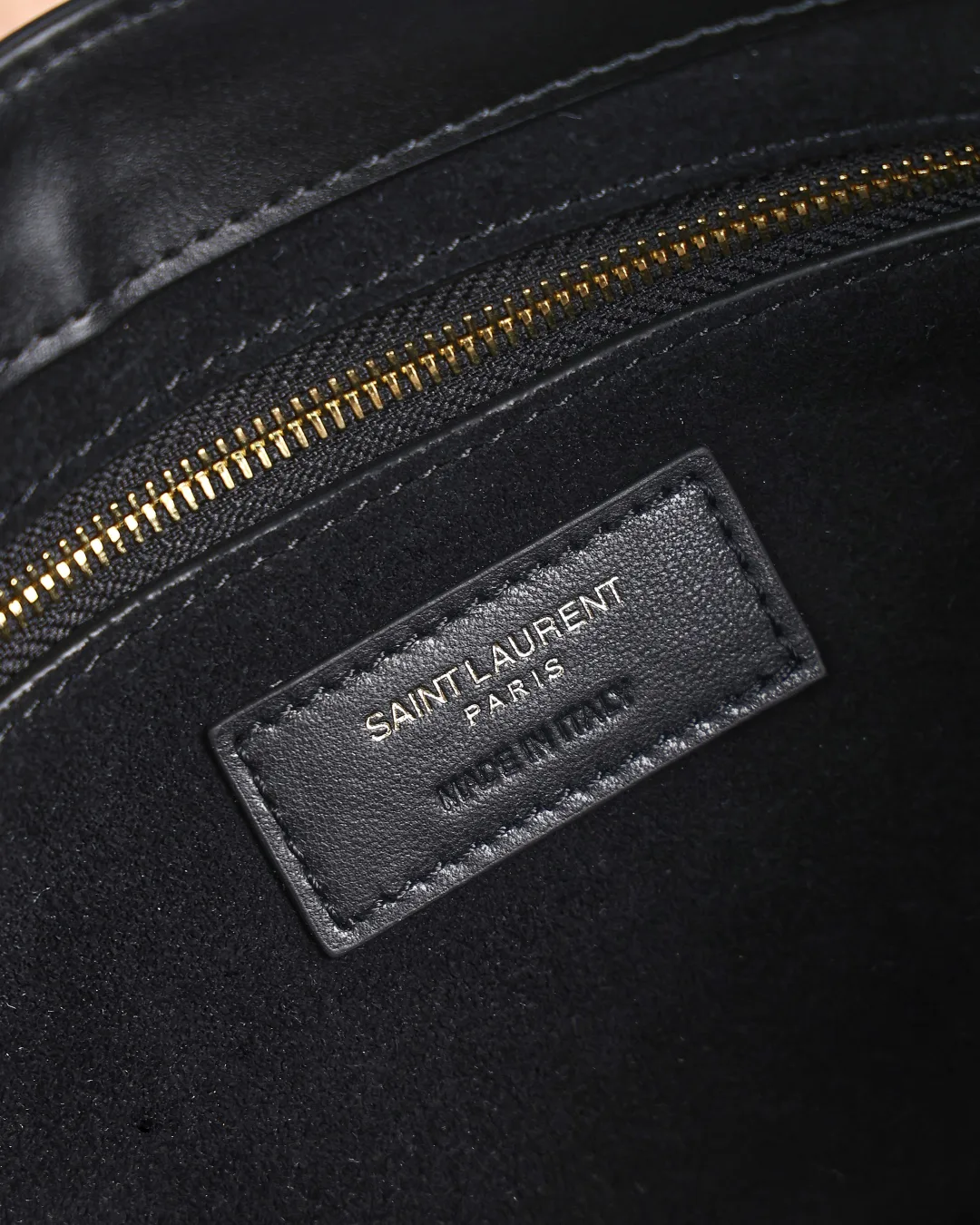 [TOP]SAINT LAURENT YSL Croc-Embossed Le 5 à 7 Hobo Bag