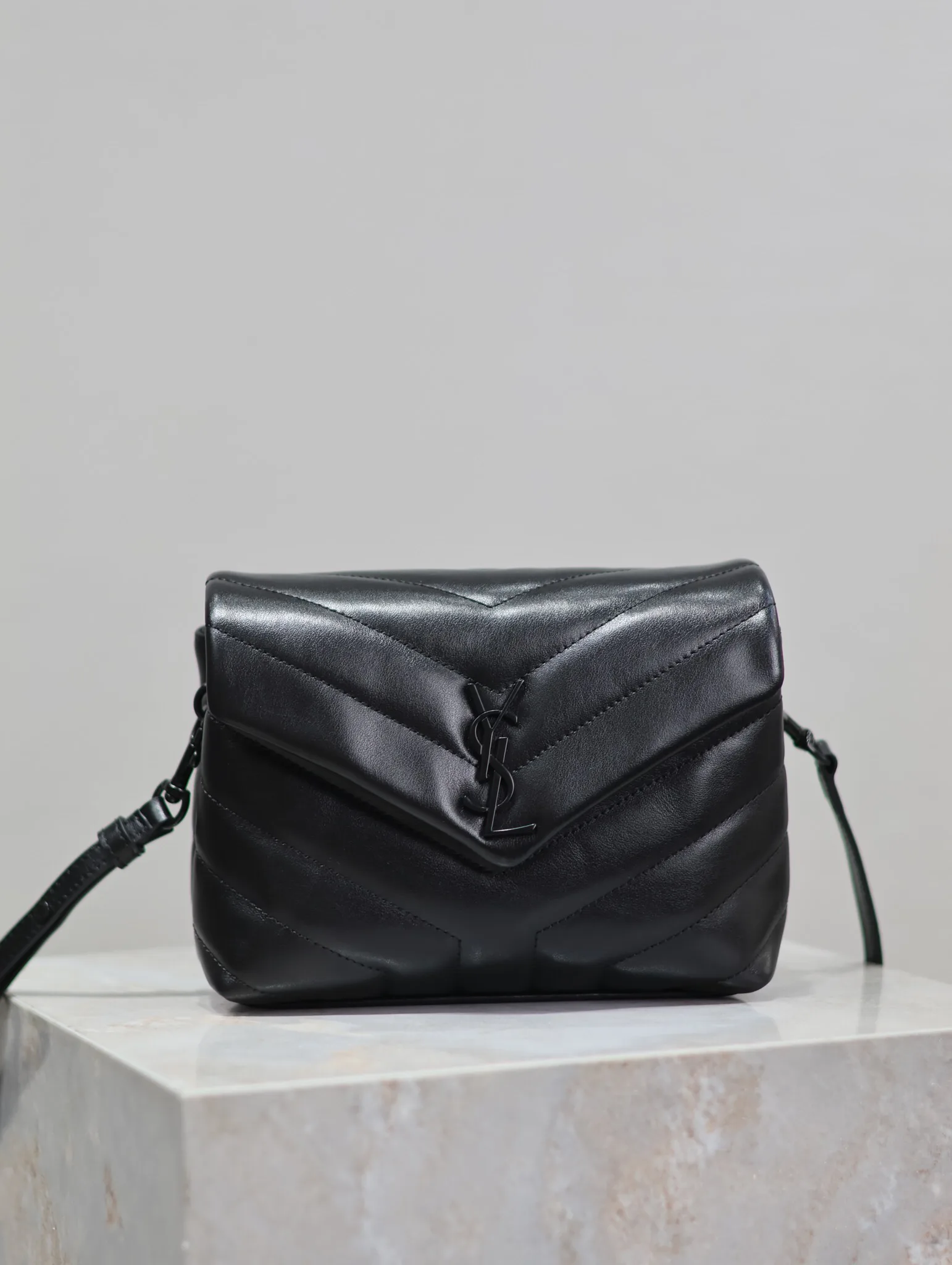[TOP]SAINT LAURENT Loulou Quilted Leather Shoulder Bag Black - Bag