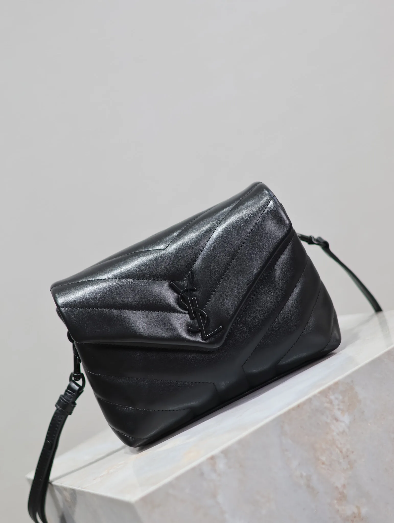 [TOP]SAINT LAURENT Loulou Quilted Leather Shoulder Bag Black - Bag