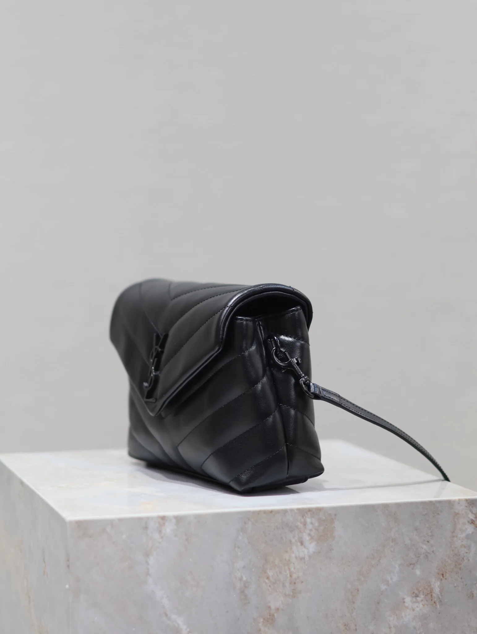 [TOP]SAINT LAURENT Loulou Quilted Leather Shoulder Bag Black - Bag