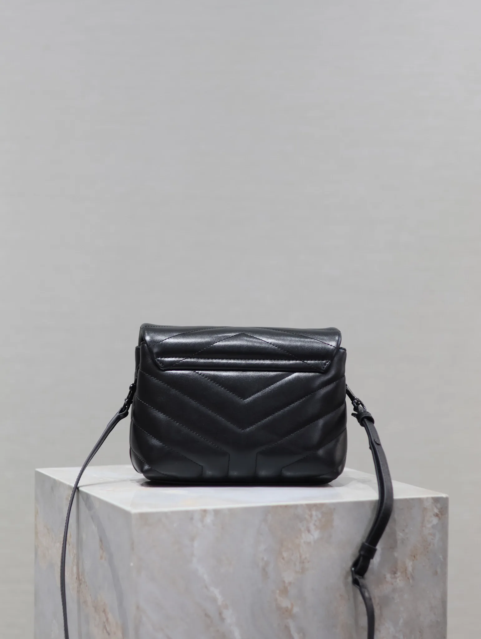 [TOP]SAINT LAURENT Loulou Quilted Leather Shoulder Bag Black - Bag