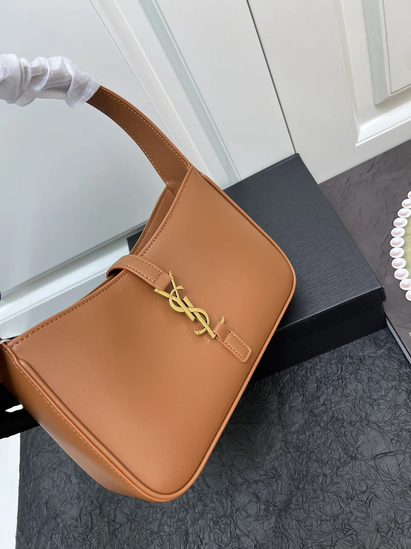 Saint Laurent YSL Le 5 à 7 hobo bag - toffee Bag