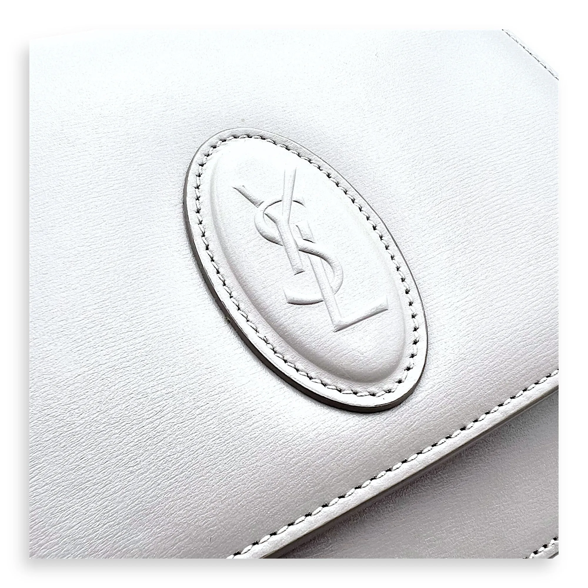 Le 61 Saddle Grey Shoulder Bag in Calfskin, Silver hardware