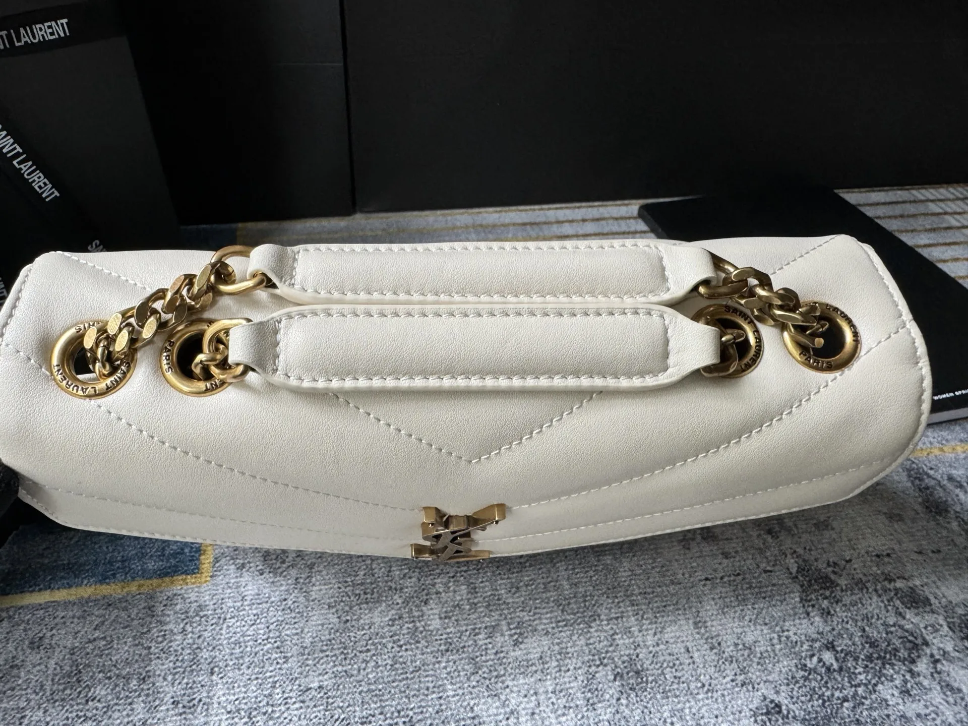 SAINT LAURENT LOULOU in MATELASSÉ Lambskin - White