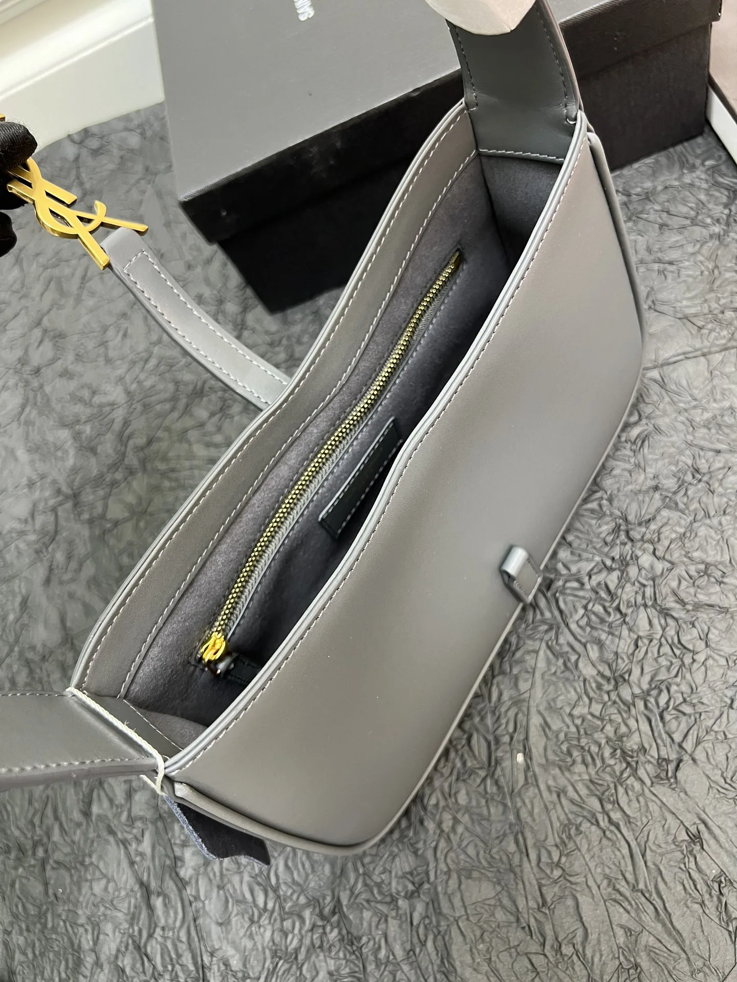 Saint Laurent YSL Le 5 à 7 hobo bag - Gray Plain Bag