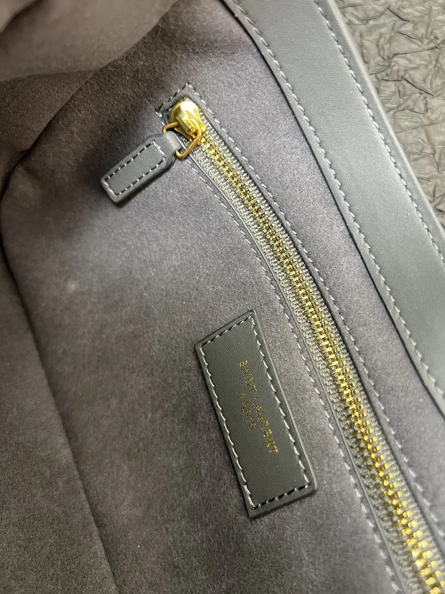 Saint Laurent YSL Le 5 à 7 hobo bag - Gray Plain Bag